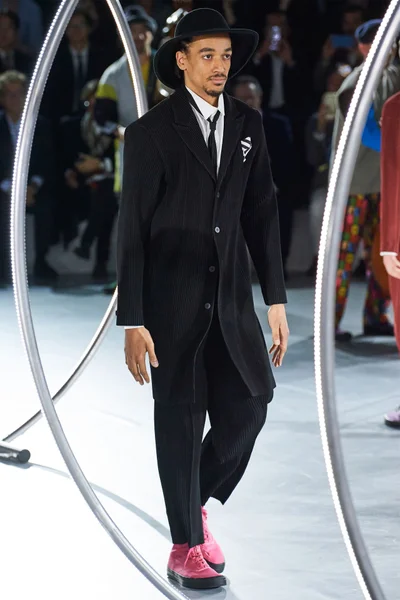 Look 48